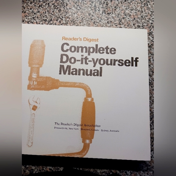Reader's Digest Complete Do It Yourself Manual - Picture 2 of 6